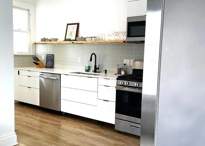 2Br Upper In Olde Towne East, Near Downtown & Franklin Park *