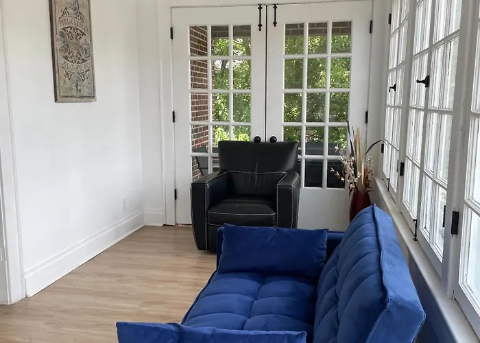 2Br Upper In Olde Towne East, Near Downtown & Franklin Park Apartment